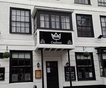 The Crown And Cushion Hotel Windsor Exterior photo